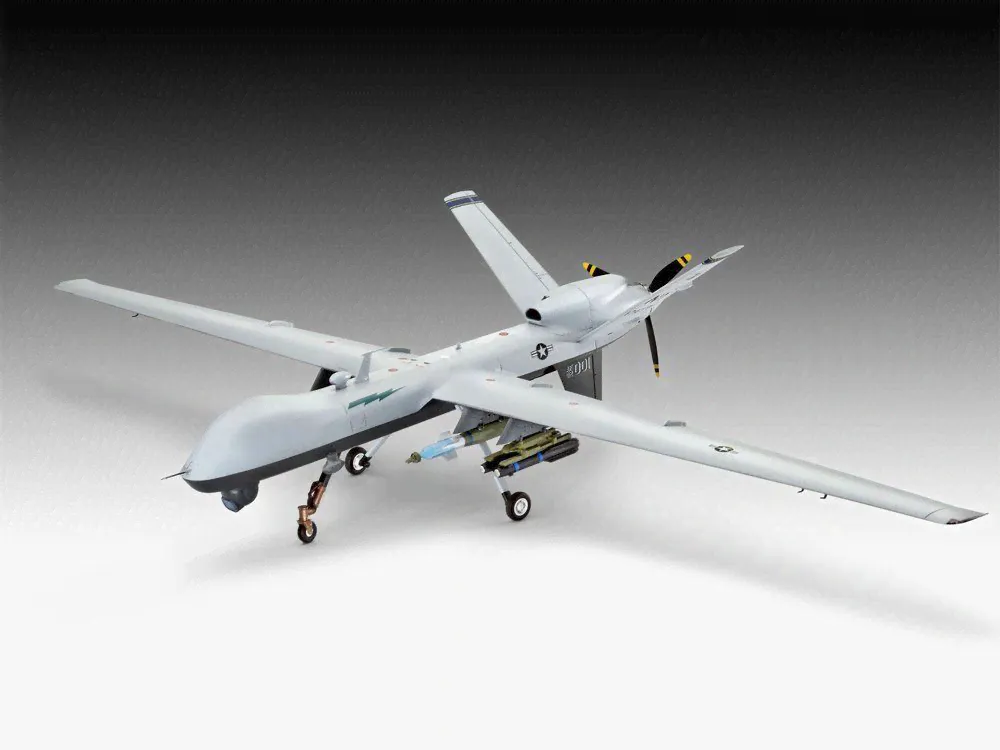 Сборная модель беспилотного летательного аппарата MQ-9 Reaper Predator, 1:48