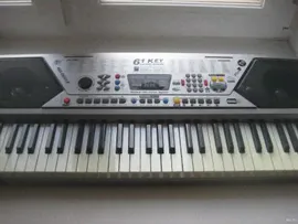 Синтезатор MQ 001UF. Смотрите описание!