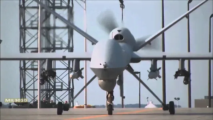 MQ 9 Reaper Жнец Ударный беспилотник выруливает на взлет